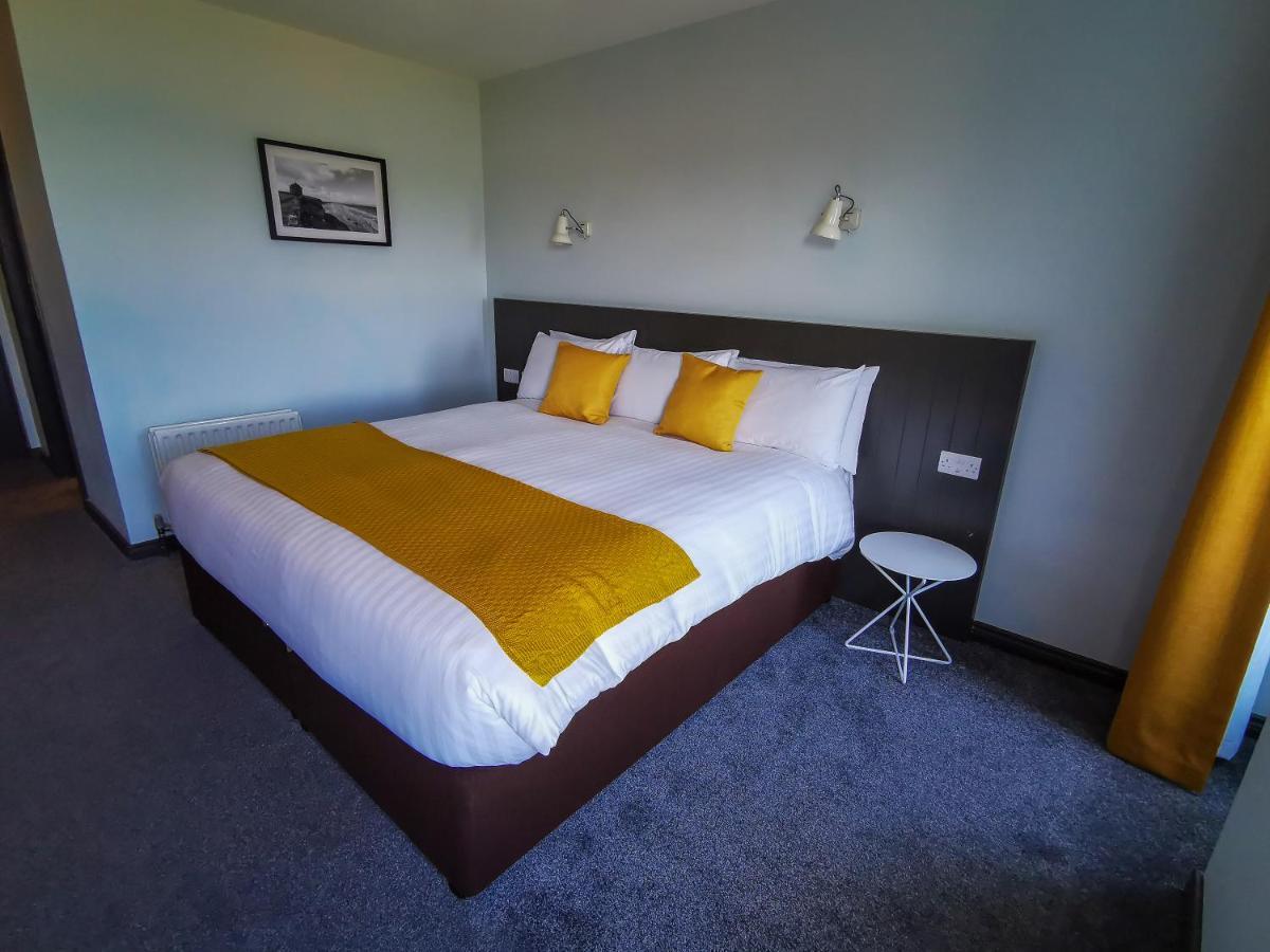 Marine Hotel Ballycastle Esterno foto