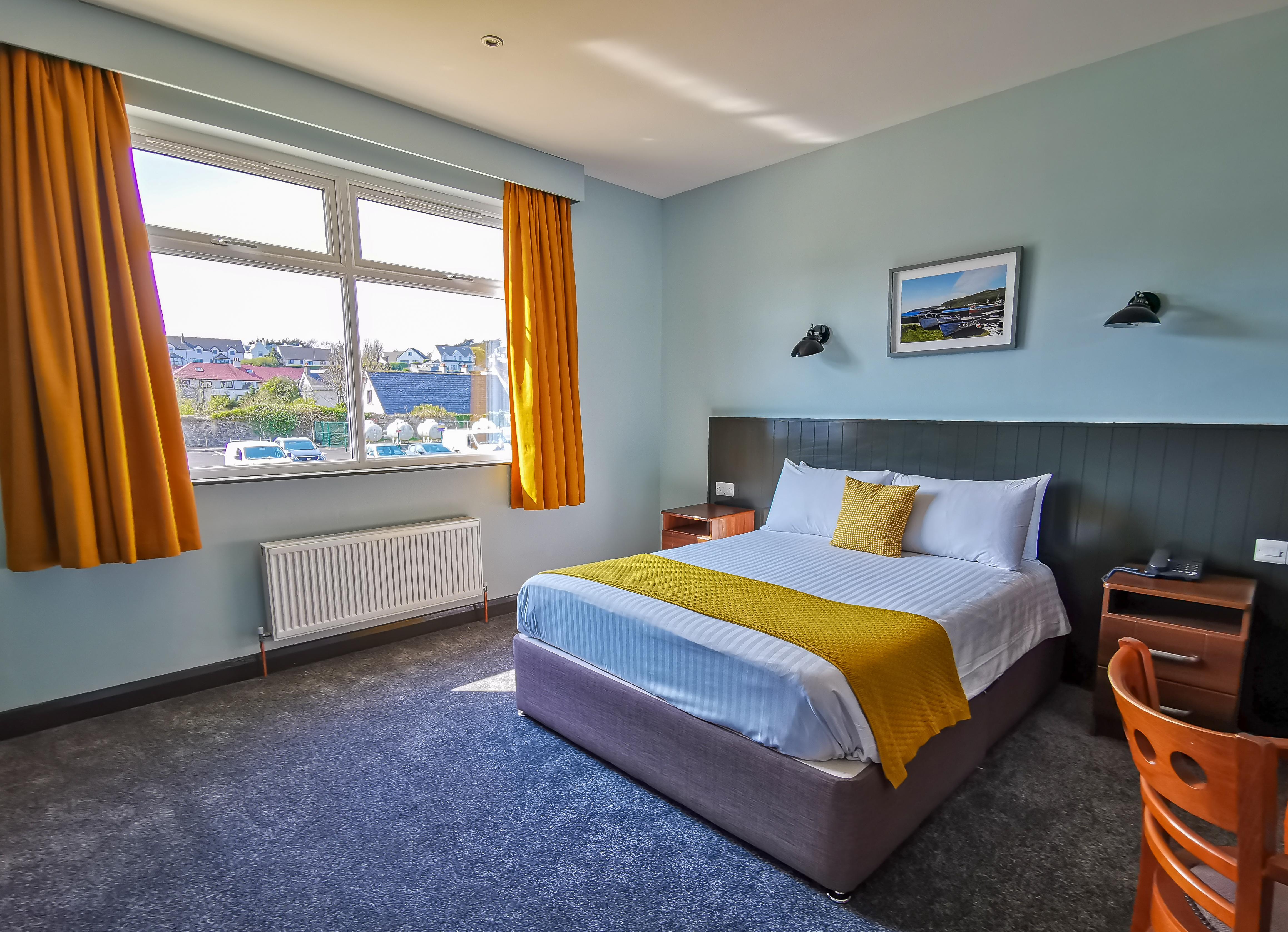 Marine Hotel Ballycastle Esterno foto
