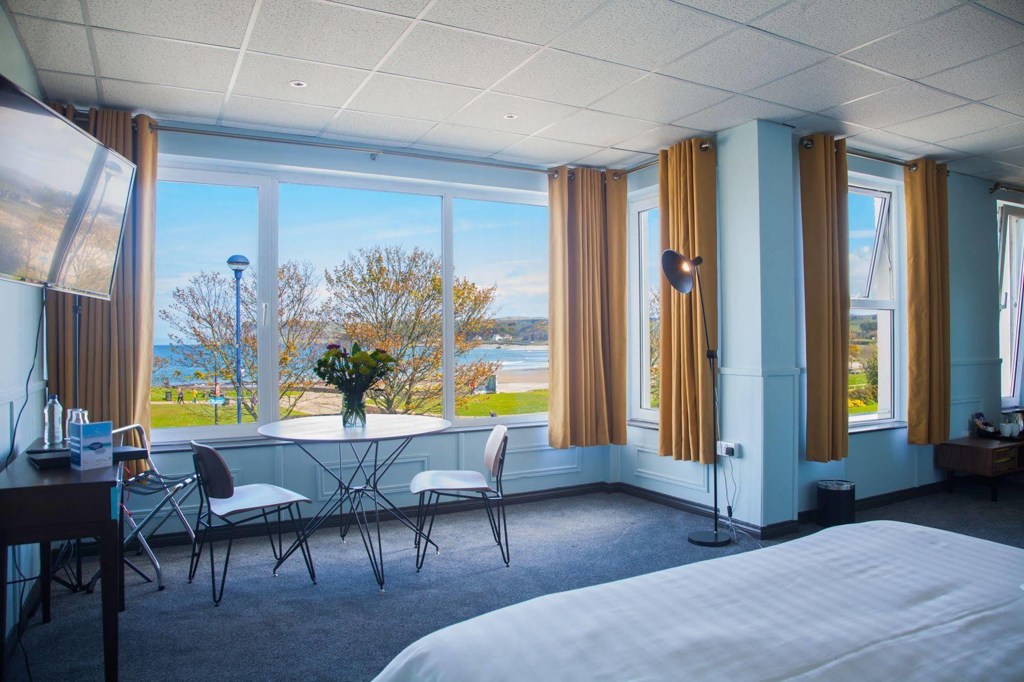 Marine Hotel Ballycastle Esterno foto